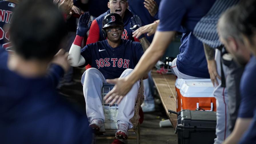Con 2 grand slams, Medias Rojas empatan Serie de Campeonato Con 2 grand slams, Medias Rojas empatan Serie de Campeonato