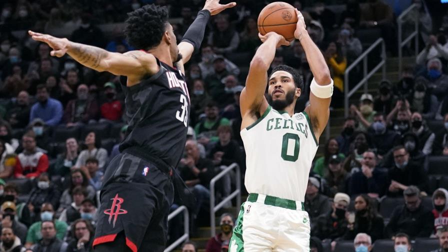 Celtics propinan 15 derrotas seguidas a Rockets