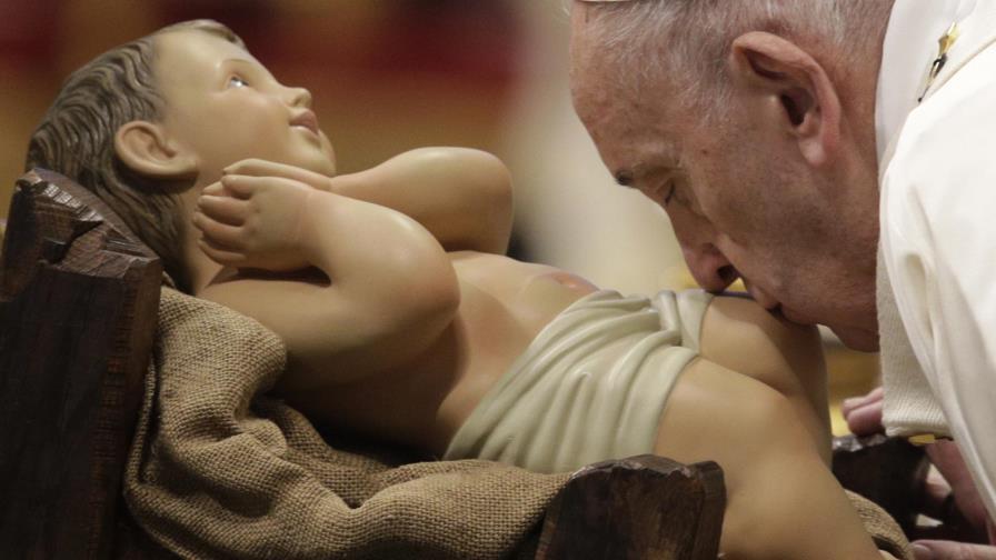Papa exhorta a gobiernos a dar acceso a atención médica