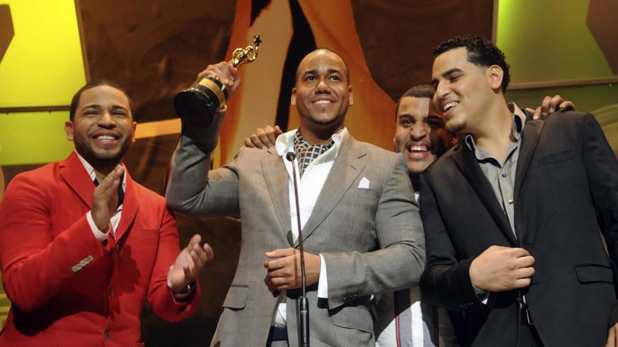 Aventura regresa a los escenarios con gira en 2020