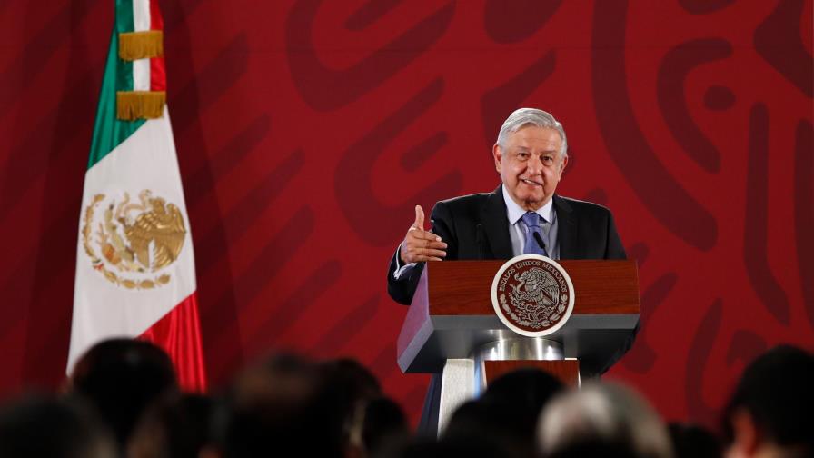 Aprobación a López Obrador baja a 68 % en vísperas de primer año de gestión