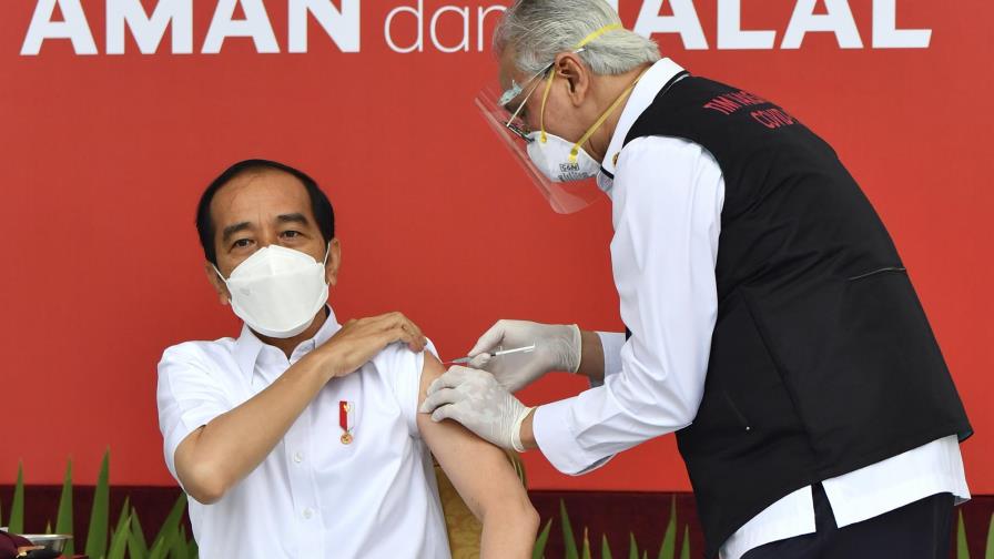 Indonesia inicia inmunización contra COVID con vacuna china