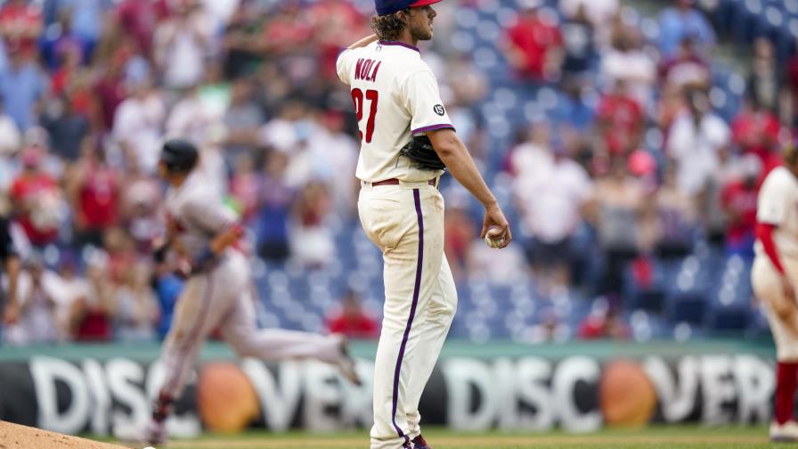 Nola lanza joya por Filis en victoria de 2-1 sobre Atlanta