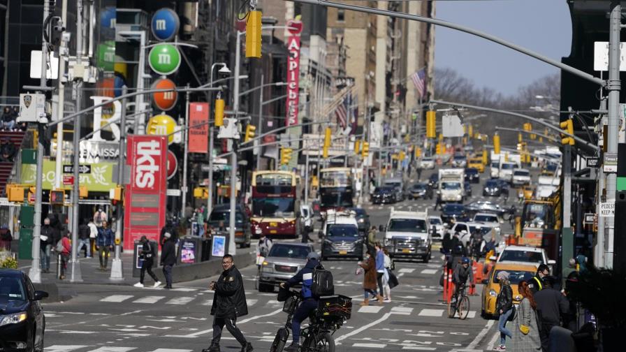 Nueva York levanta restricciones por el COVID-19