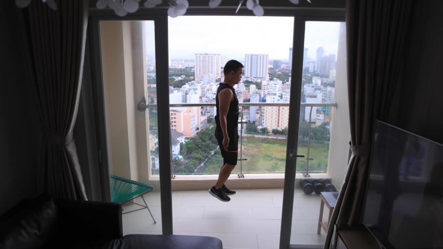 Hizo escapada de fin de semana, lleva nueve semanas confinado