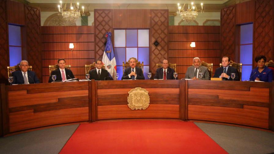 Consejo Nacional de la Magistratura entrevistó a 12 aspirantes al TC durante el segundo día de evaluaciones  