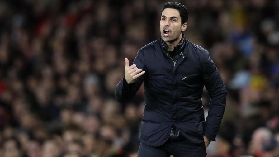 Técnicos y jugadores de Arsenal se bajan los salarios