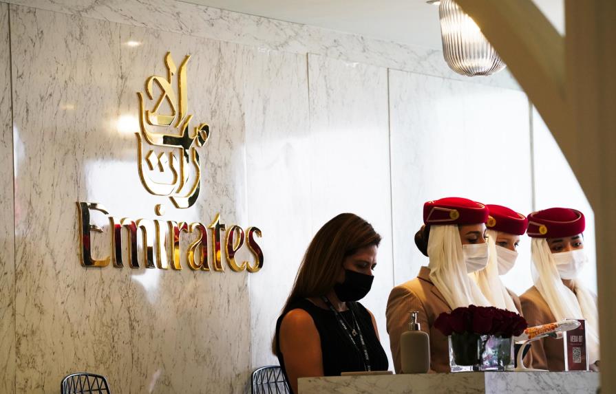 Aerolínea Emirates anuncia posible venta de acciones