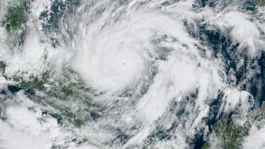 El huracán Eta amenaza con inundaciones a Centroamérica