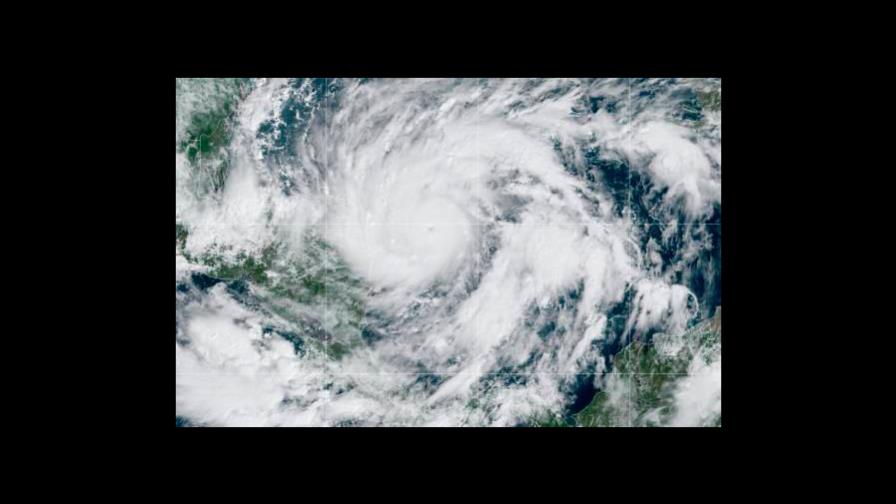 El sur de Florida se prepara para las lluvias y fuertes vientos de Eta