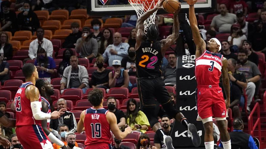 Butler logra 32 puntos y Heat vence 112-97 a Wizards