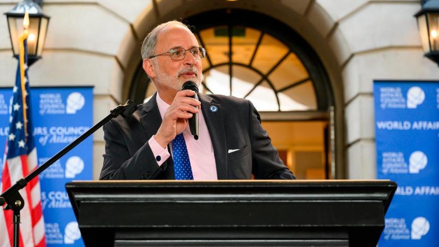 Exembajador en Venezuela es escéptico sobre la atención que Biden prestaría a América Latina