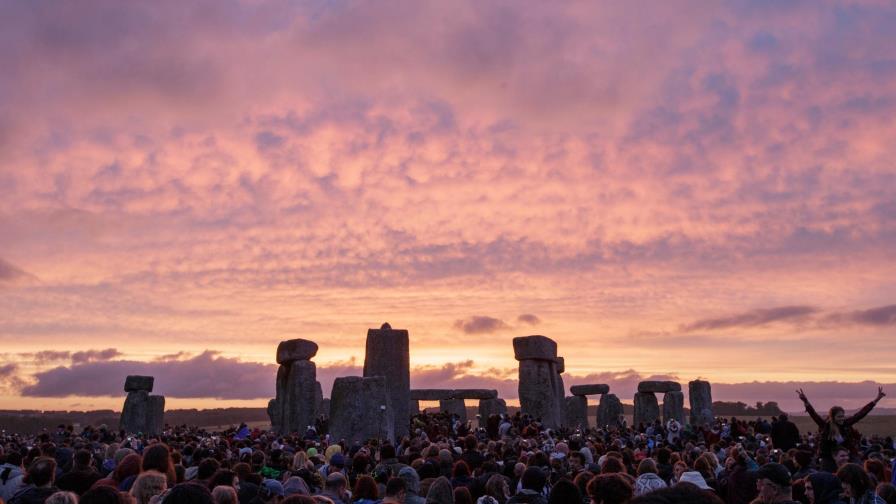 Hallan enorme círculo de fosos antiguos cerca de Stonehenge