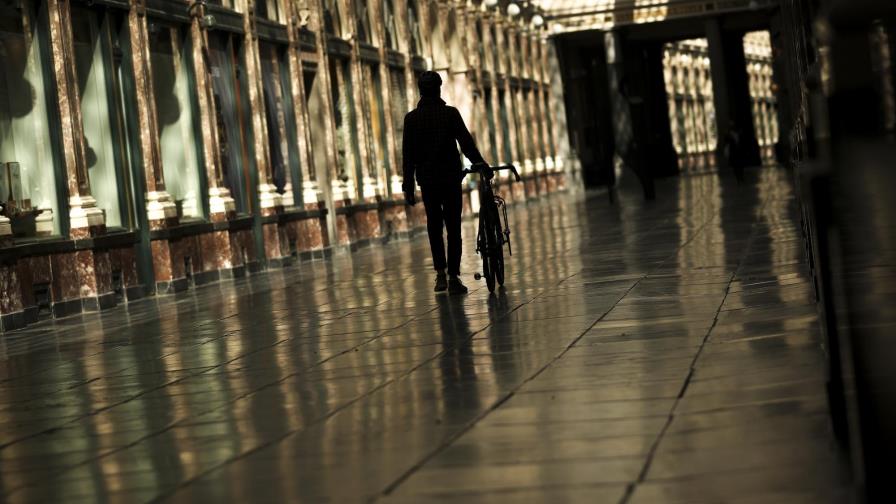 Bares de Bruselas cierran durante un mes al repuntar virus