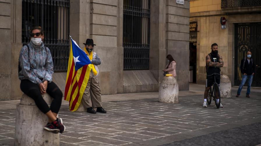 España: arrestan a 21 separatistas catalanes España: arrestan a 21 separatistas catalanes
