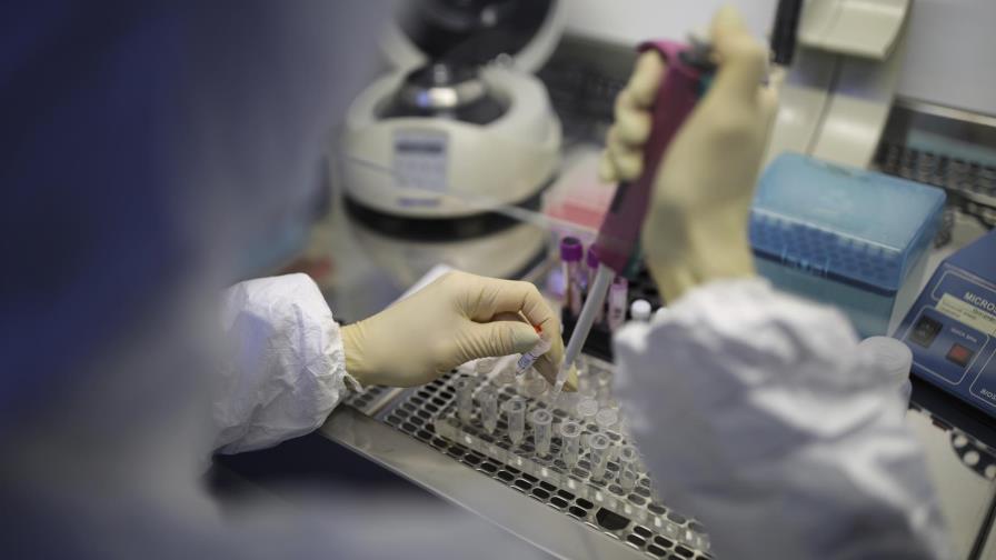 Mujeres escapan de cuarentena por virus en Rusia