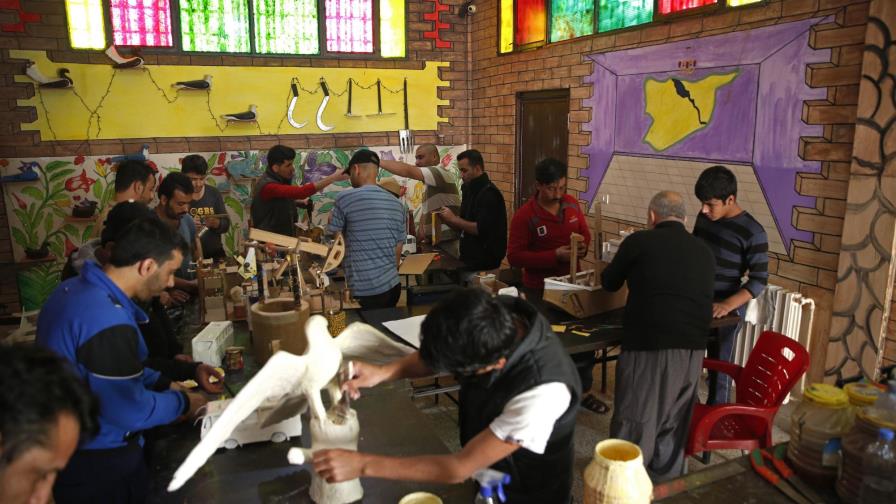 Kurdos sofocan motín en reos del Estado Islámico en Siria