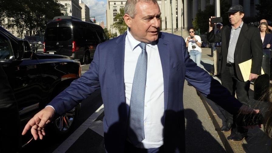 Asociado de Rudolph Giuliani, declarado culpable de delito electoral