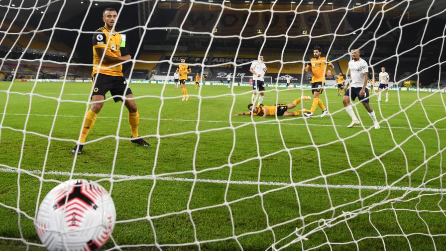 Clubes de la Premier batallan para reforzar planteles