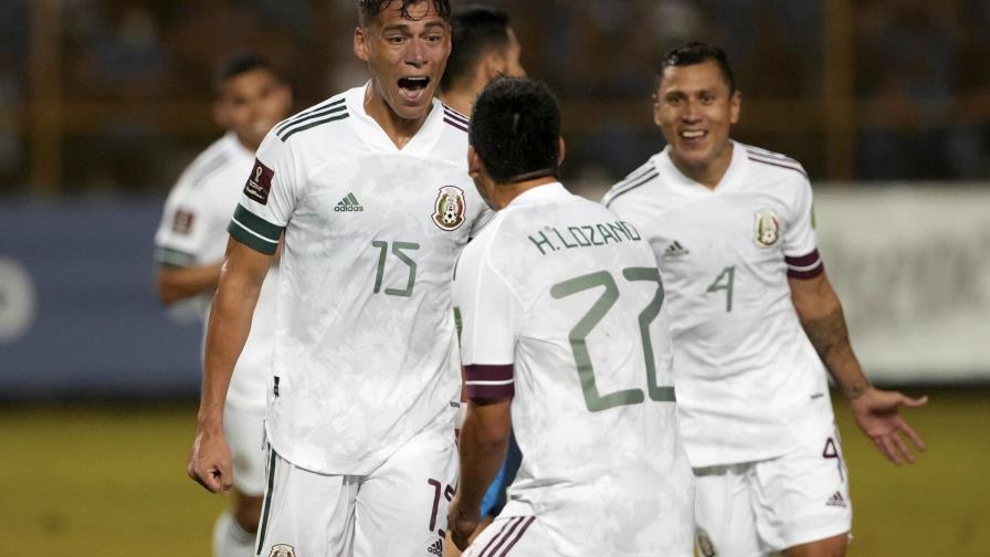 México gana en El Salvador y sigue liderando eliminatoria