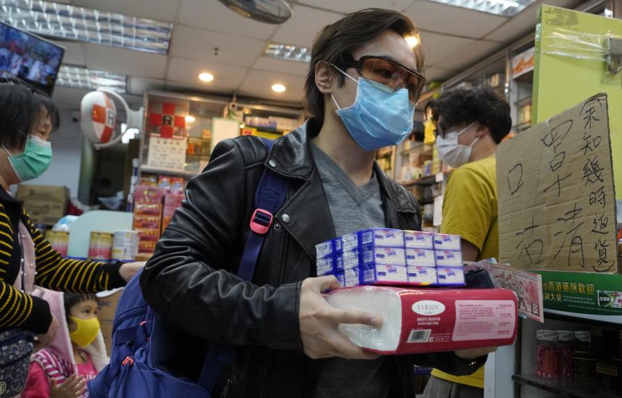 Japón confirma 41 casos de nuevo virus en crucero