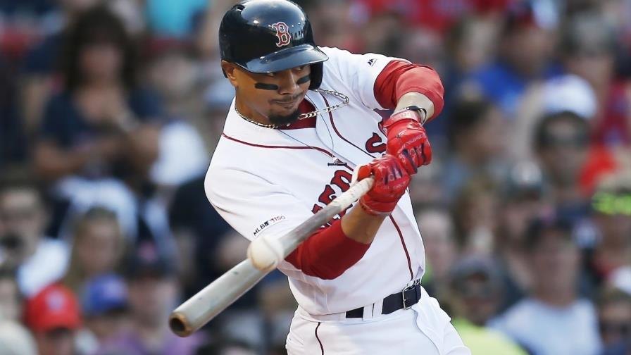 Fuente AP: Nuevo acuerdo para que Betts vaya a Dodgers