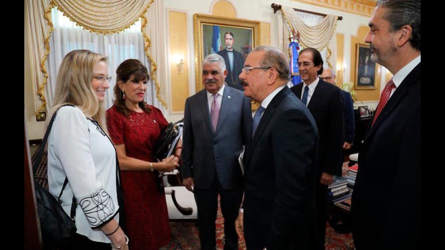 Funcionaria de EEUU vino a conocer cómo pensaba Danilo Medina sobre Venezuela y Haití