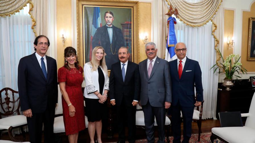 Presidente Medina recibe a subsecretaria Departamento Estado de EEUU