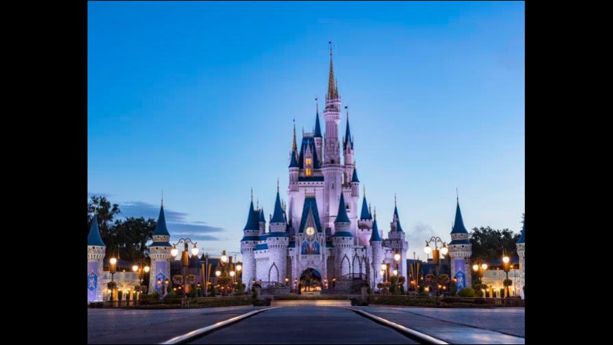Disney suspende venta de pases anuales y deja de pedir vacunas a empleados