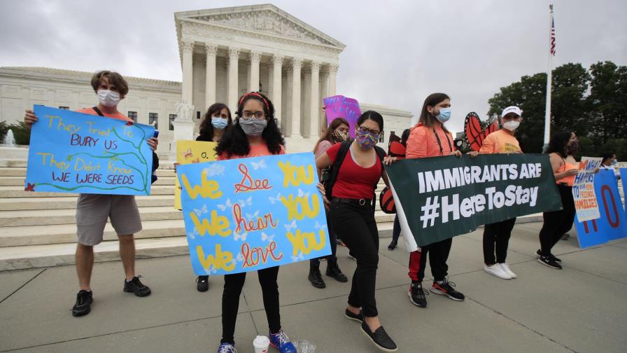Corte EEUU rechaza anular programa DACA que protege a migrantes