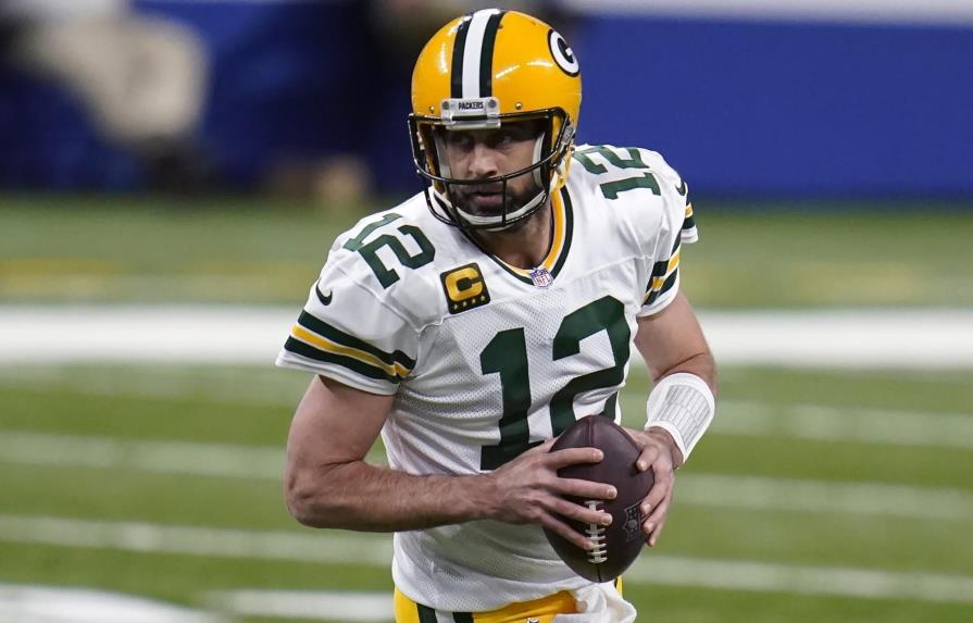 La ofensiva de Packers vs. la dura defensa de Rams