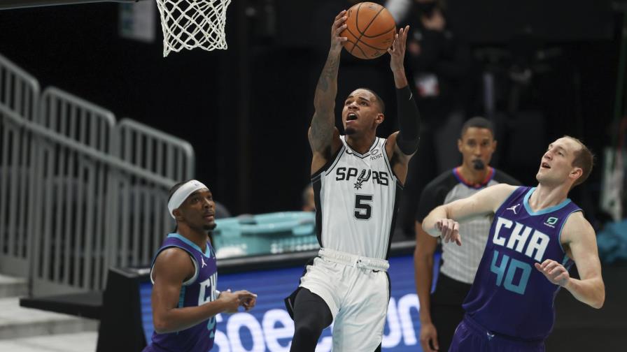 Spurs conquistan otra victoria, de 112-110 sobre Hornets