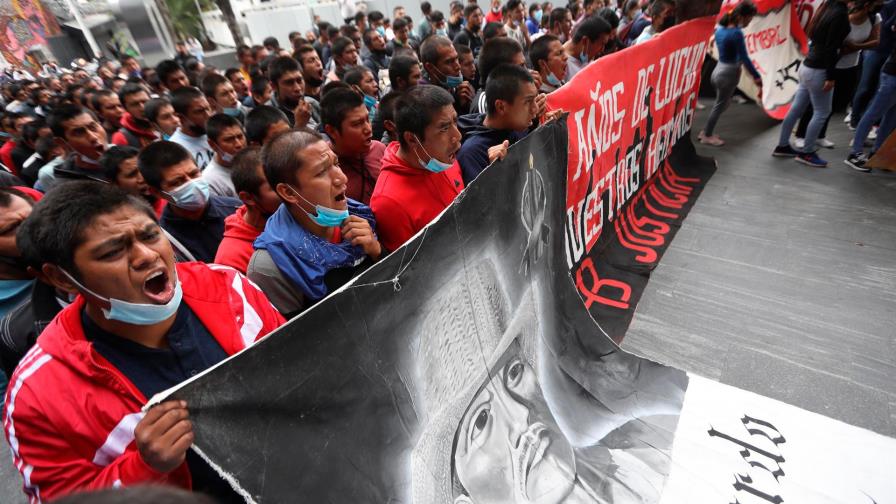 Siete años de Ayotzinapa con solo tres identificados y un funcionario prófugo