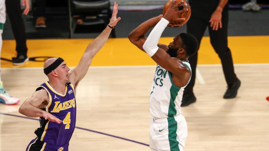 Jaylen Brown anota 40 y Celtics vencen a Lakers 121-113