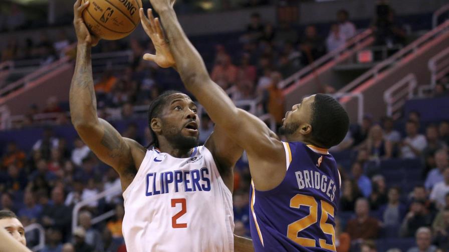 Booker y Oubre lideran triunfo de Suns sobre Clippers