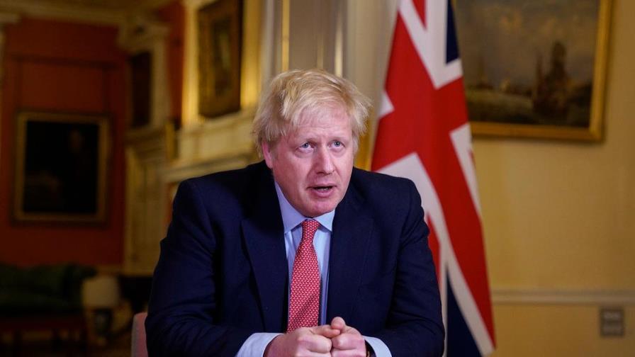 Comisaria parlamentaria investiga a Johnson por su viaje a una isla caribeña