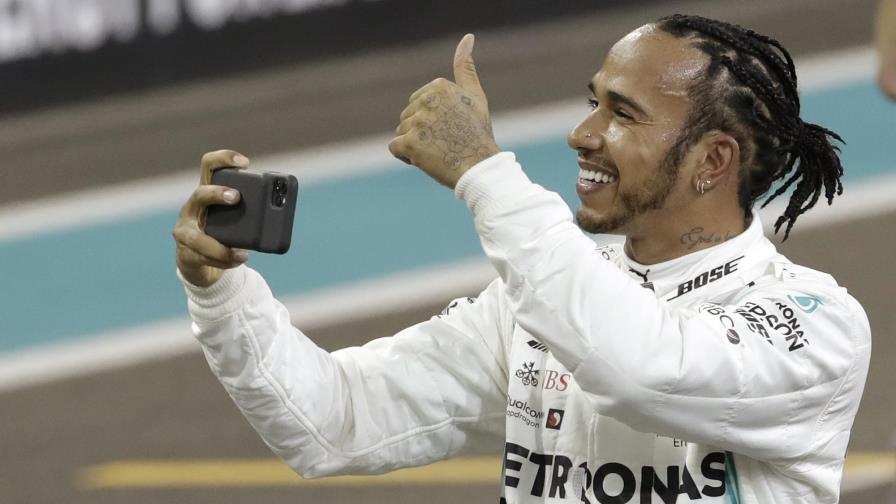 Hamilton logra en Abu Dabi su primera pole desde julio