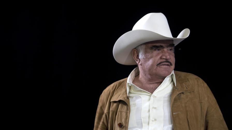Vicente Fernández continúa grave pero estable