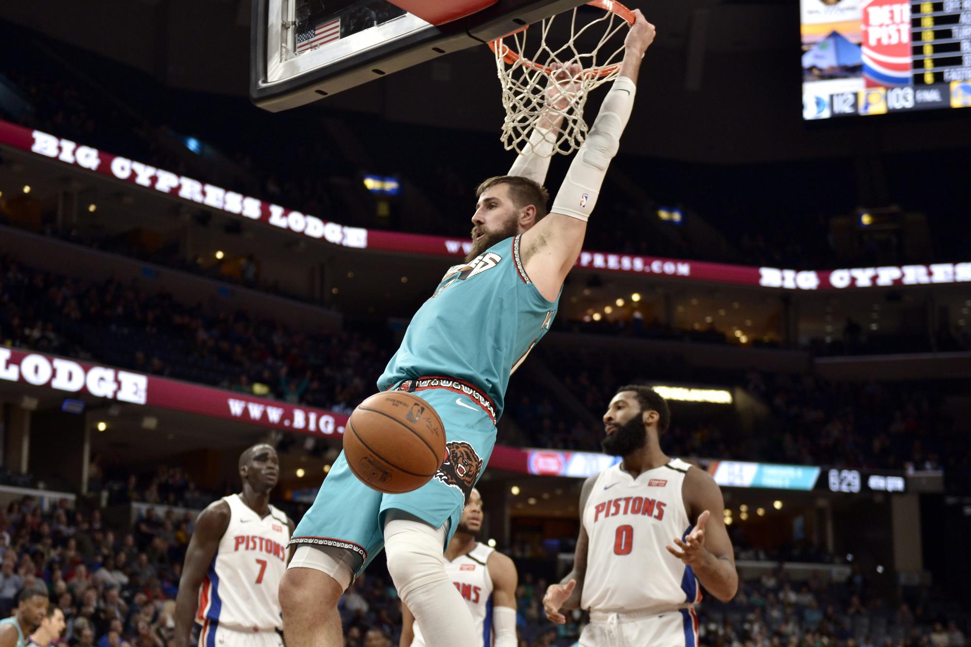 Valanciunas anota 26 puntos, Grizzlies derrotan a Pistons