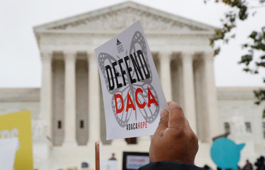 Estados Unidos aprueba primeras solicitudes al DACA en años