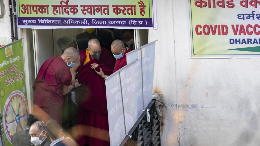 Dalai Lama recibe 1ra dosis de vacuna contra el coronavirus