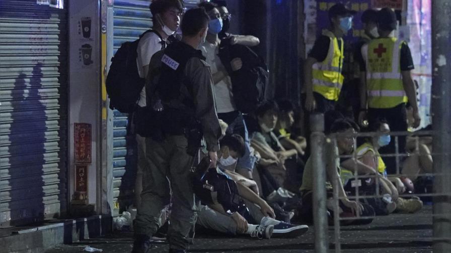 La policía detiene a 200 manifestantes en Hong Kong