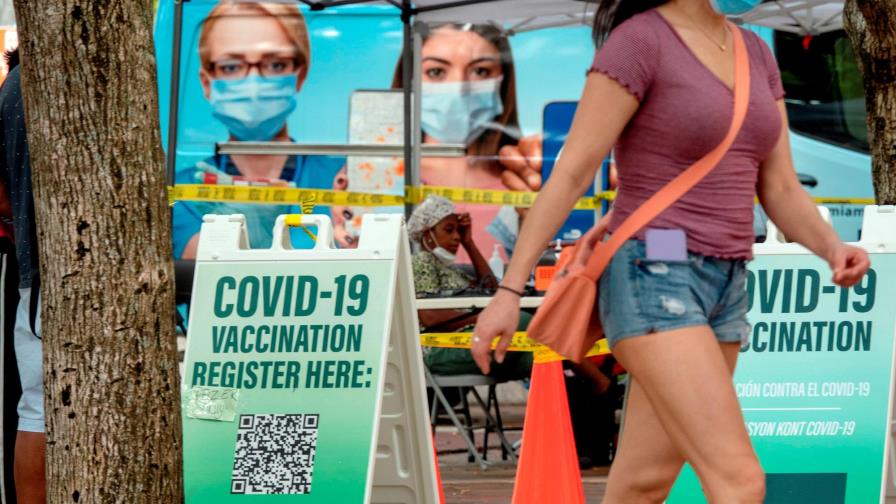 Muerte de 4 docentes por COVID-19 preocupa en punto caliente de Florida