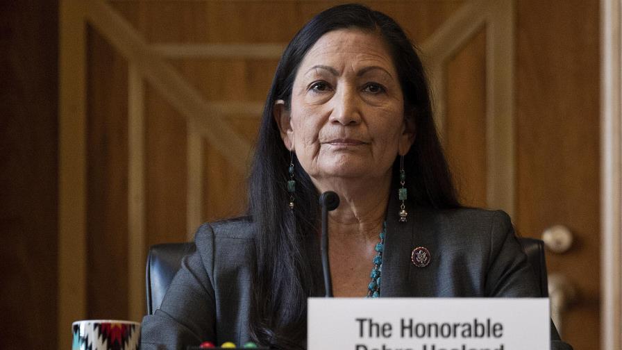 EEUU: Panel del Senado respalda nominación de mujer indígena