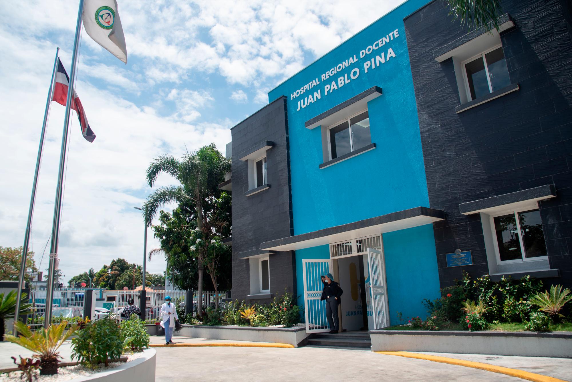 Fachada del Hospital Regional Docente Juan Pablo Pina de San Cristóbal.