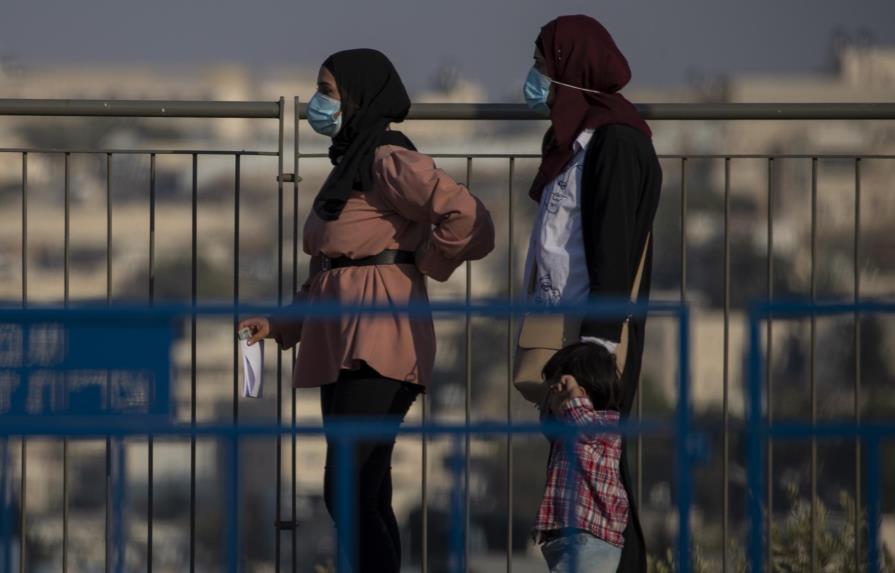 Treinta ciudades israelíes volverán al confinamiento tras récord de contagios