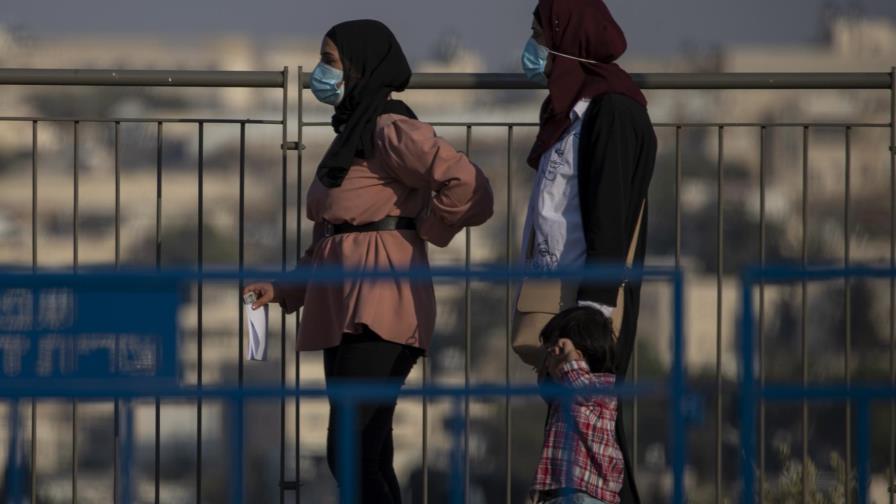 Treinta ciudades israelíes volverán al confinamiento tras récord de contagios