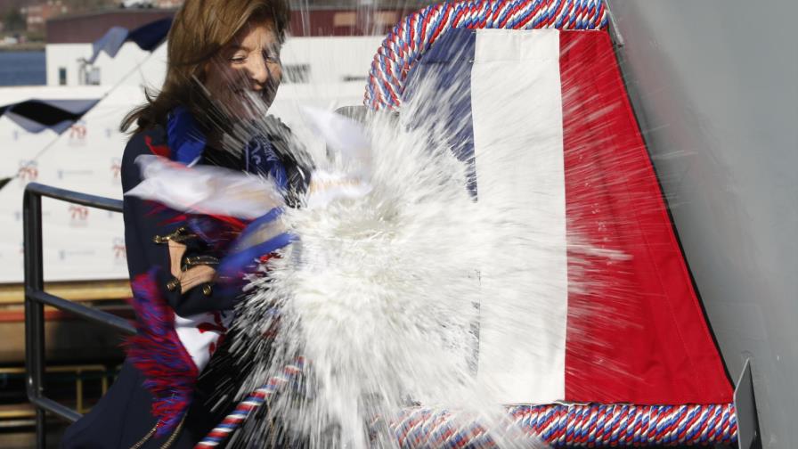 Bautizan en EEUU al nuevo portaviones John Kennedy