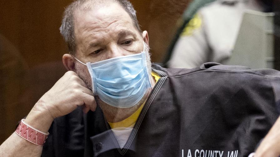 Anulan un cargo contra Harvey Weinstein