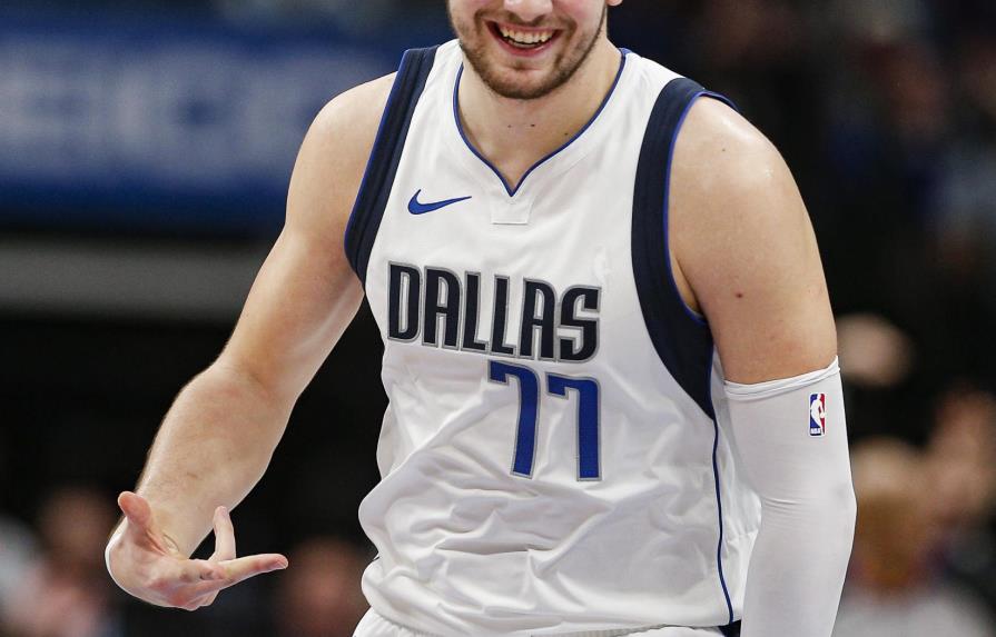 Doncic brilla en 4to periodo; Mavs vencen a Nets